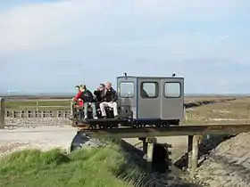 Le chemin de fer à voie étroite qui relie Lüttmoorsiel à Nordstrandischmoor.