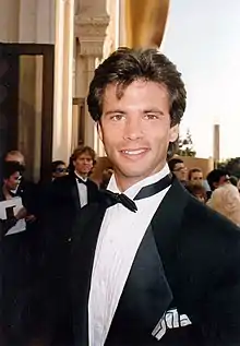 Lorenzo Lamas interprète Reno Raines / Vincent Black