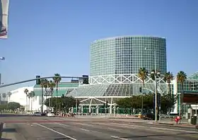 Le Palais des congrès de Los Angeles, où s'est tenue l’exposition.