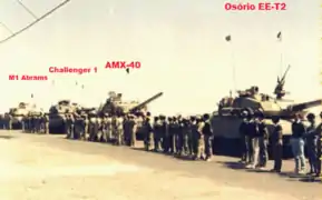 L'AMX-40 au côté du M1A1 américain, Challenger 1 britannique et EE-T2 brésilien lors d'épreuves comparatives organisée par l'Arabie Saoudite en juillet 1987.