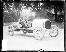 Louis Chevrolet dans une Buick de course à Crown Point, pendant la course de Cobe Cup en 1909 (4e victoire en championnat AAA).
