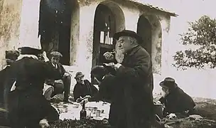 Louis Duchesne, devant, avec Louis Canet, au chapeau