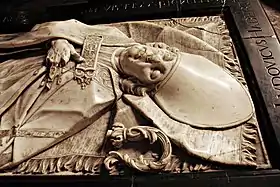 Le gisant de Louis Habert de Montmor dans la cathédrale.