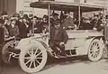 Louis Mors au volant d'une Mors des officiels de l'A.C.F., pour le départ du Paris-Vienne 1902.