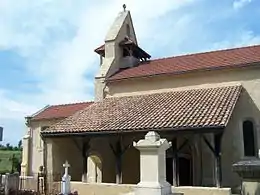Vue latérale de l'église Sainte-Croix (août 2010)