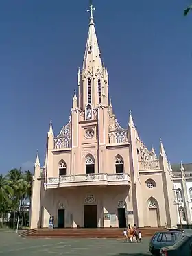 Image illustrative de l’article Cathédrale métropolitaine Notre-Dame-de-Lourdes de Thrissur