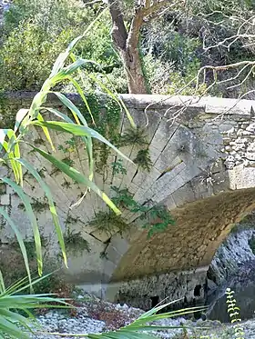 Image illustrative de l’article Pont à coquille sur l'Aigue-Brun