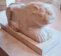 Statue de lion-gardien, règne de Puzur-Inshushinak, calcaire, musée du Louvre (XXIIIe siècle-XXIIe siècle av. J.-C.)