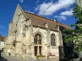 Vue d'ensemble de l'église depuis le sud-ouest, rue Saint-Justin.