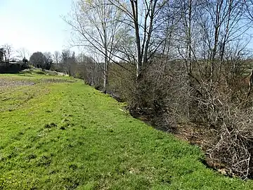 La vallée de la Louyre au pont de la RD 8.