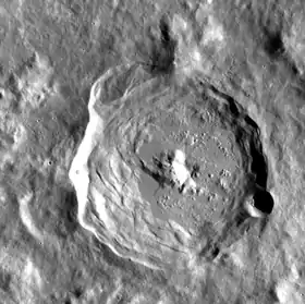 Image illustrative de l'article Lowell (cratère lunaire)
