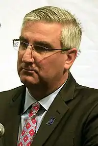 Le gouverneur de l'Indiana, Eric Holcomb.