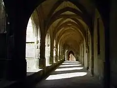 Le cloître.