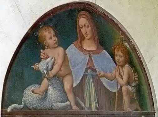 Peinture en arche représentant une femme, les bras écartés, avec à droite un enfant portant une croix et désignant, à gauche, un enfant enfourchant un agneau.