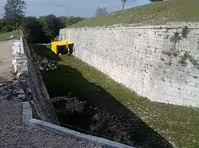 Fossé à Trois-Châtels.