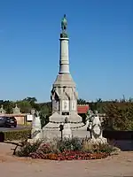 Monument aux morts de Lurcy-Lévis