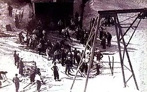 Location de skis à la montagne de Lure en 1938.