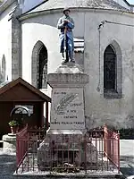 Poilu au repos (monument aux morts)