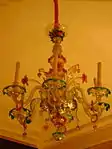 Les luminaires Rococo en verre soufflé de Murano connaissent une grande faveur dans la décoration de cette période.