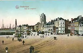 Évitement sur la voie unique du tramway, Quai de Leughenaer (à droite), longeant, à gauche, la voie portuaire du chemin de fer.