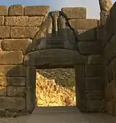 La porte des Lionnes marquant l'entrée de la cité de Mycènes, Grèce.