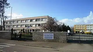 Lycée Désiré Nisard.