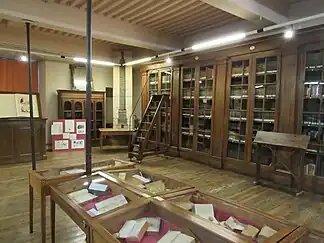 Vue d'ensemble de la Bibliothèque historique "Honoré d'Urfé" du Lycée Gabriel Faure.