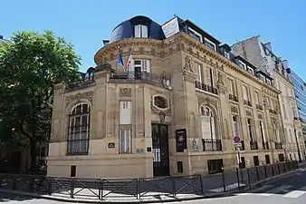 Ancien hôtel Hugo Reifenbach (1908), Paris, aujourd'hui lycée professionnel.