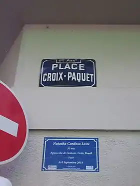 Voir la plaque.