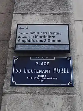 Voir la plaque.