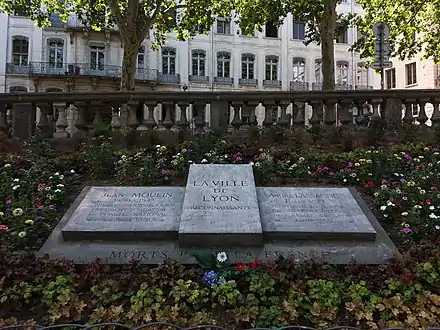 Monument à Jean Moulin et André Lassagne,place Tolozan