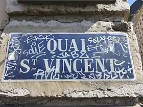 Voir la plaque.