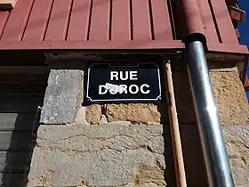 Voir la plaque.