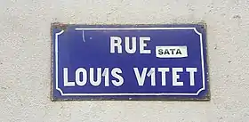 Voir la plaque.