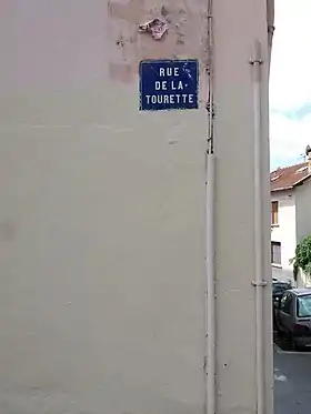 Voir la plaque.