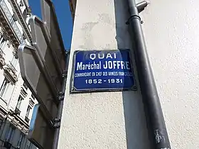 Voir la plaque.