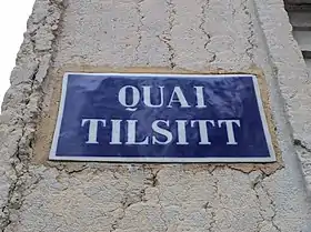 Voir la plaque.