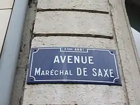 Voir la plaque.