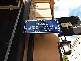 Voir la plaque.