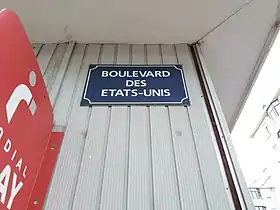 Voir la plaque.