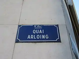 Plaque de rueau coin de la rue Saint-Pierre-de-Vaise