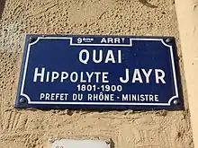 Voir la plaque.