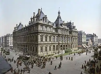 Le palais de la Bourse vers 1890–1905