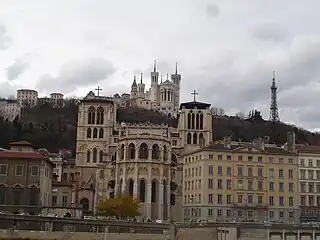 Saint-Jean vue du quai des Célestins