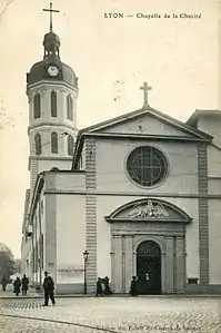 Pélican nourrissant ses petits (1839), haut-relief du tympan, Lyon, église de la Charité (détruite dans les années 1930).