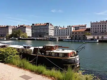 Le quai Joffre vu depuis le quai Fulchiron