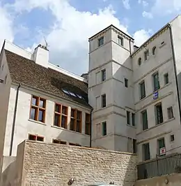 Maison du BailliMaison et tour gallo-romaine contiguë