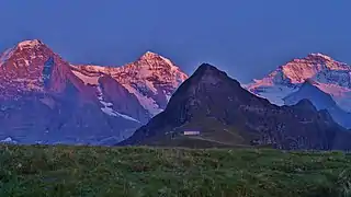 L'Eiger, la Jungfrau, le Mönch (en arrière-plan) ainsi que le Tschuggen depuis le Männlichen.