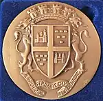 Avers de la médaille d'honneur de la ville de Bram.