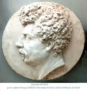 Alexandre Dumas(médaillon).